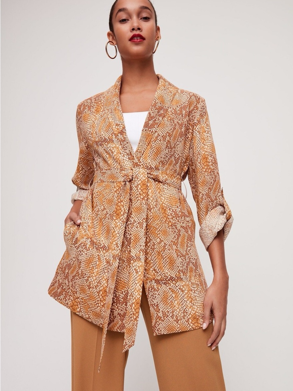 Aritzia Babaton Kahlo Mid Robe